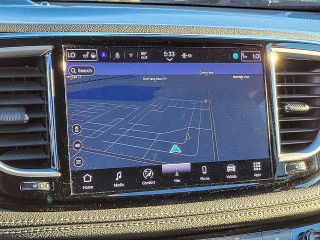 Used 2024 Chrysler Pacifica Limited FWD image 18