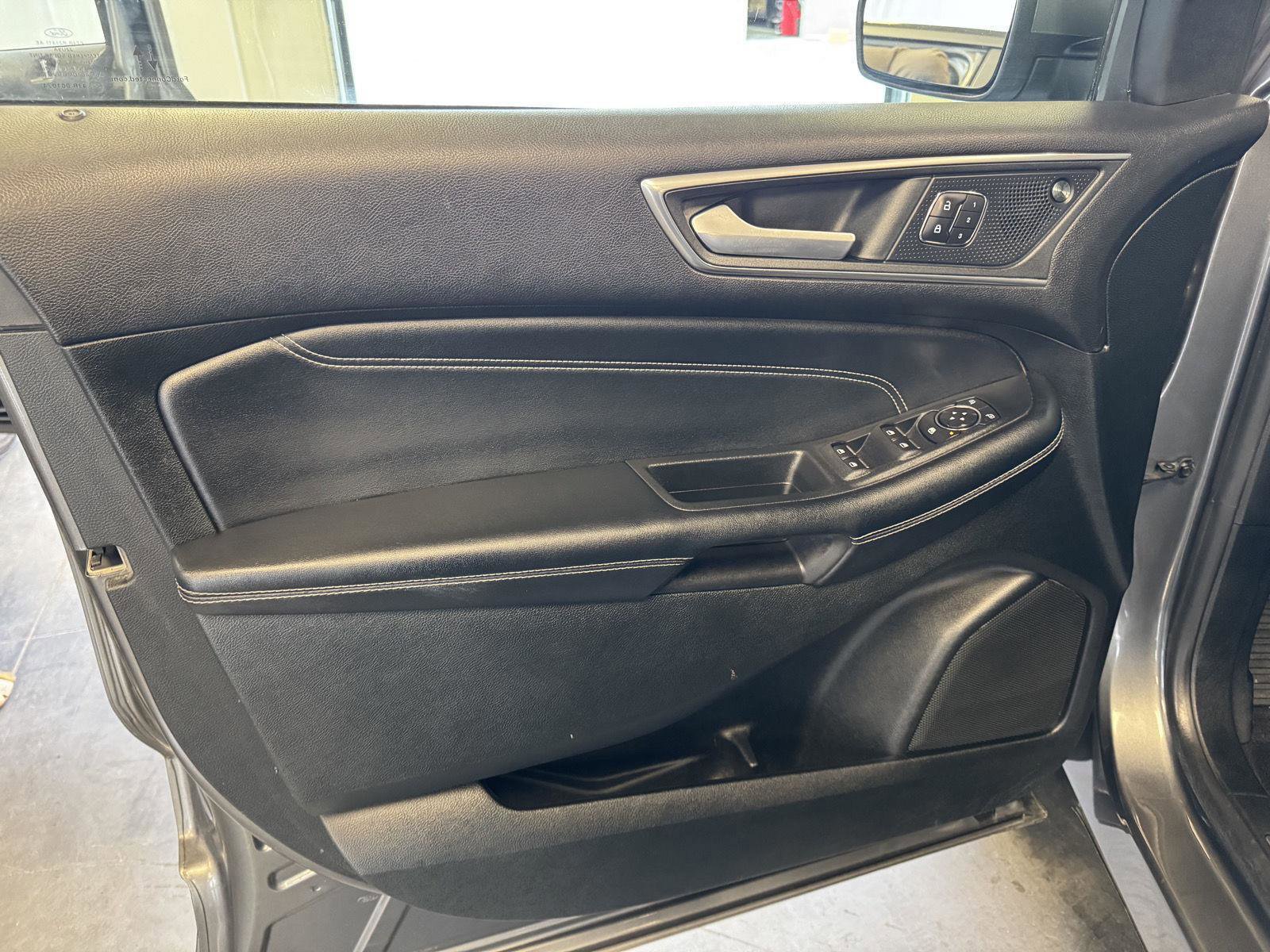 Certified 2022 Ford Edge Titanium image 16