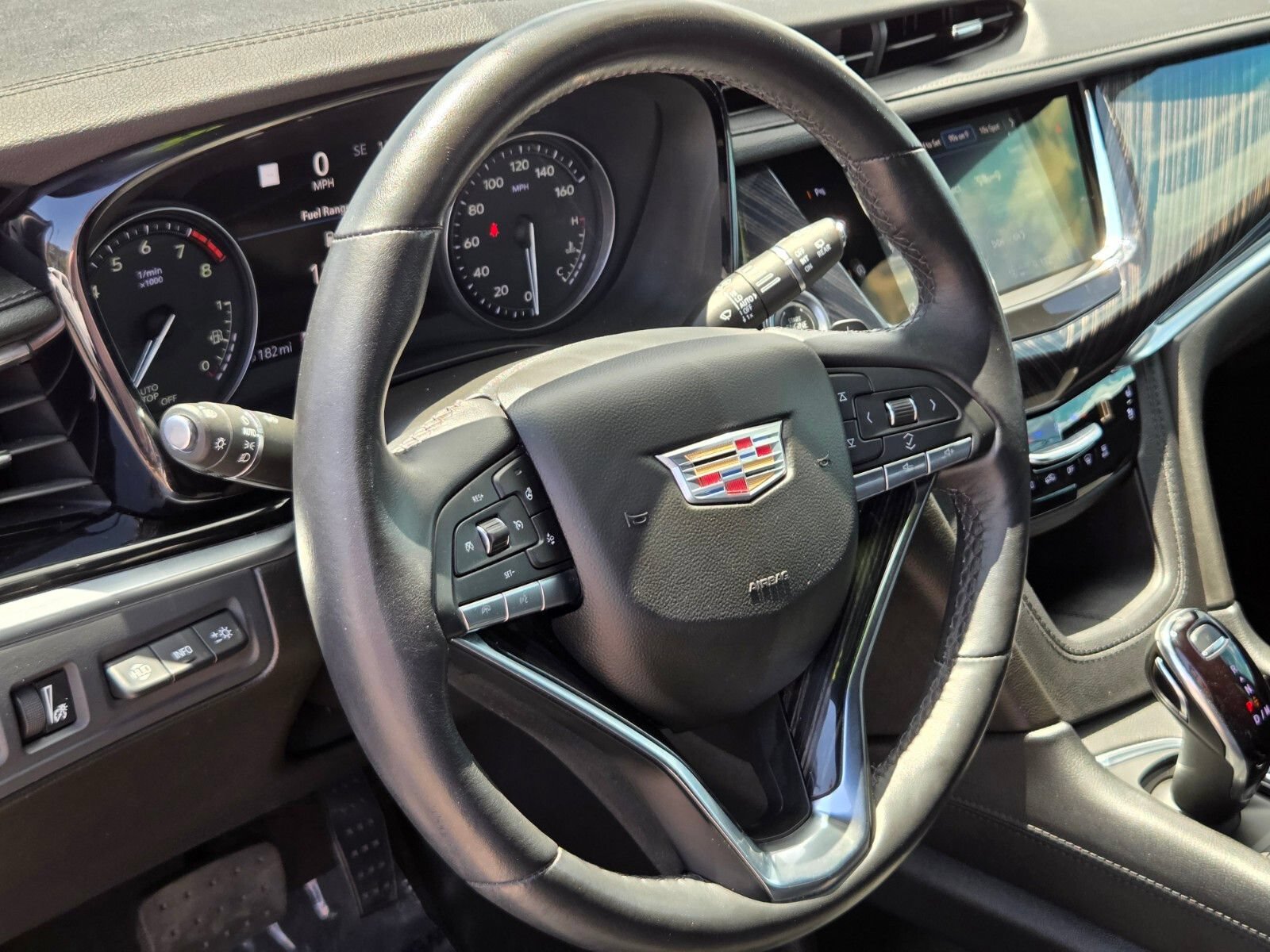 Used 2025 Cadillac XT6 Premium Luxury w/ Technology Package FWD image 20