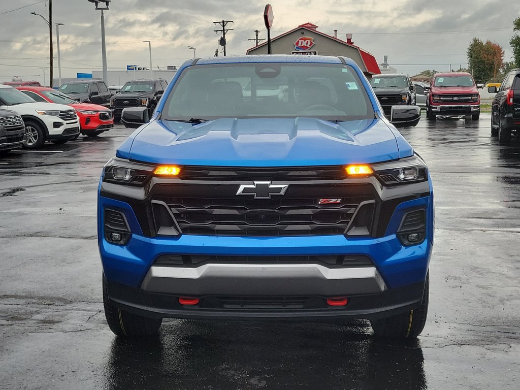 Used 2023 Chevrolet Colorado Z71 w/ Z71 Convenience Package 2 AWD/4WD image 2