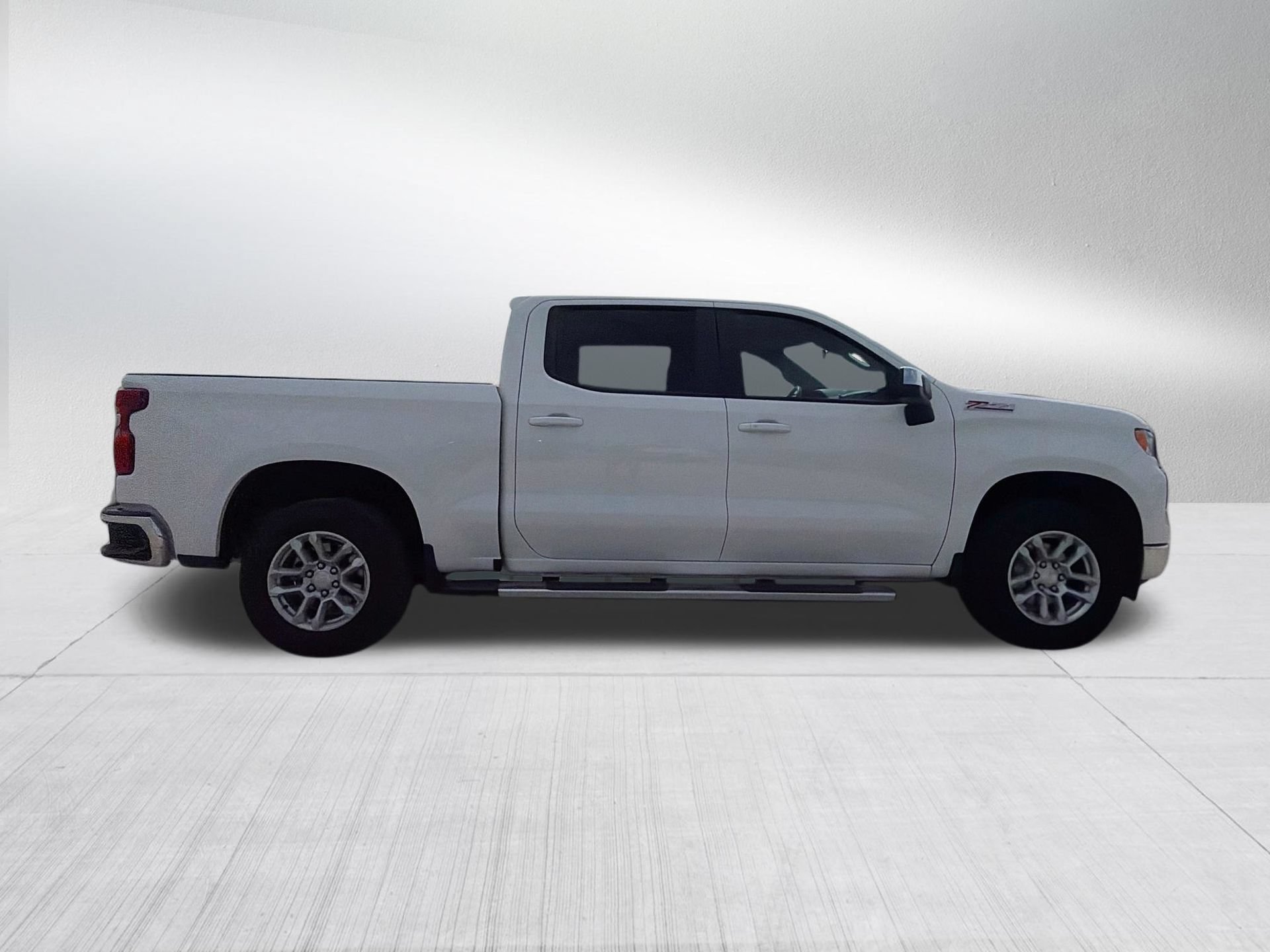 Used 2025 Chevrolet Silverado 1500 LT AWD/4WD image 5