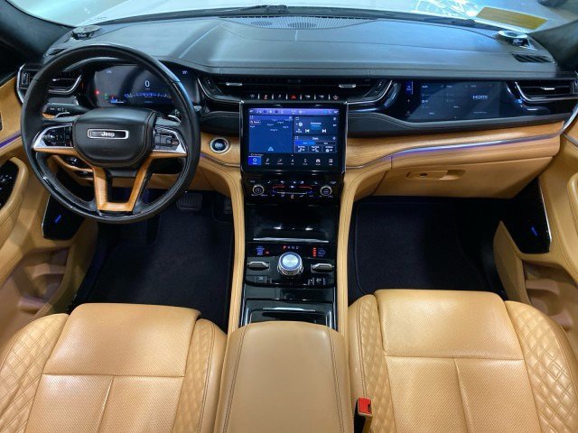 Used 2023 Jeep Grand Cherokee L Summit AWD/4WD image 12