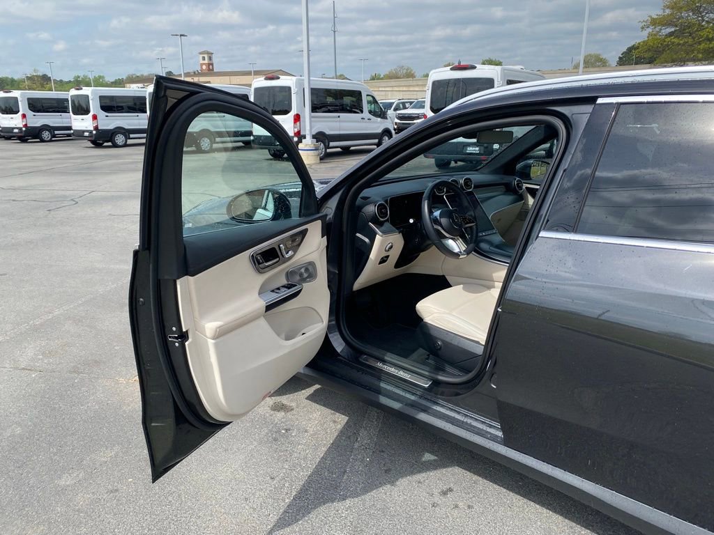 Used 2024 Mercedes-Benz GLC 300 image 10