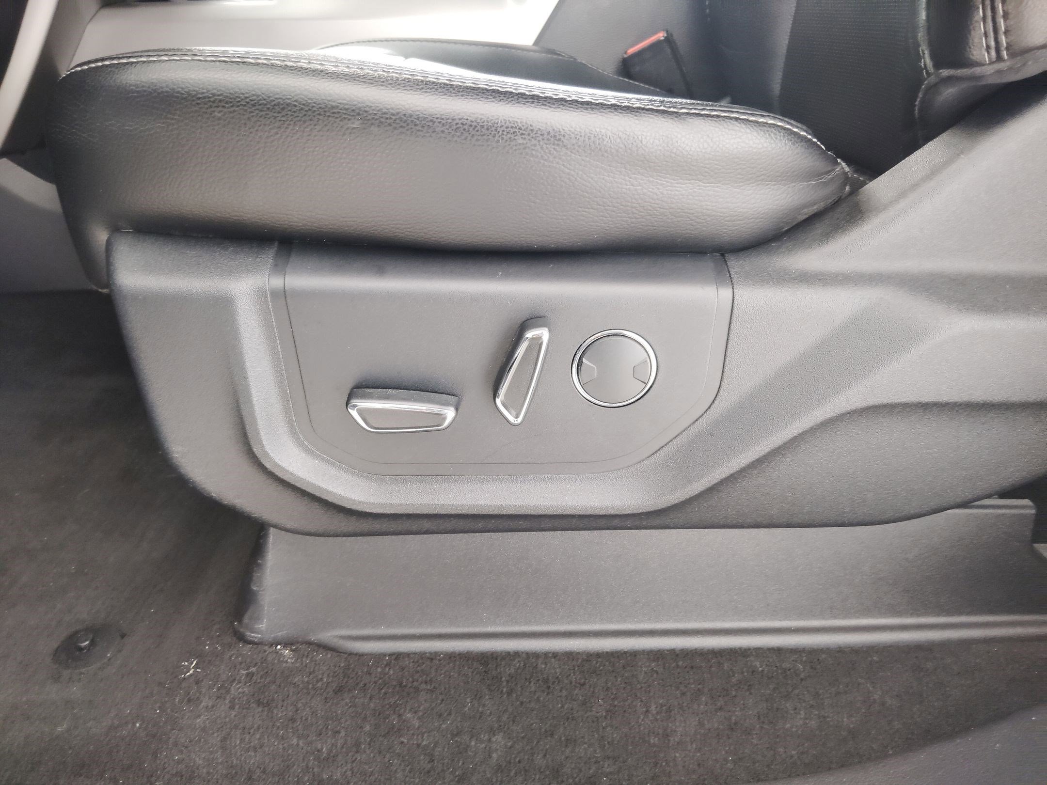 Certified 2017 Ford F250 Lariat w/ Lariat Value Package image 14