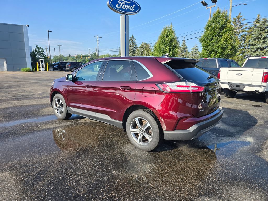 Certified 2023 Ford Edge SEL w/ Convenience Package AWD/4WD image 3