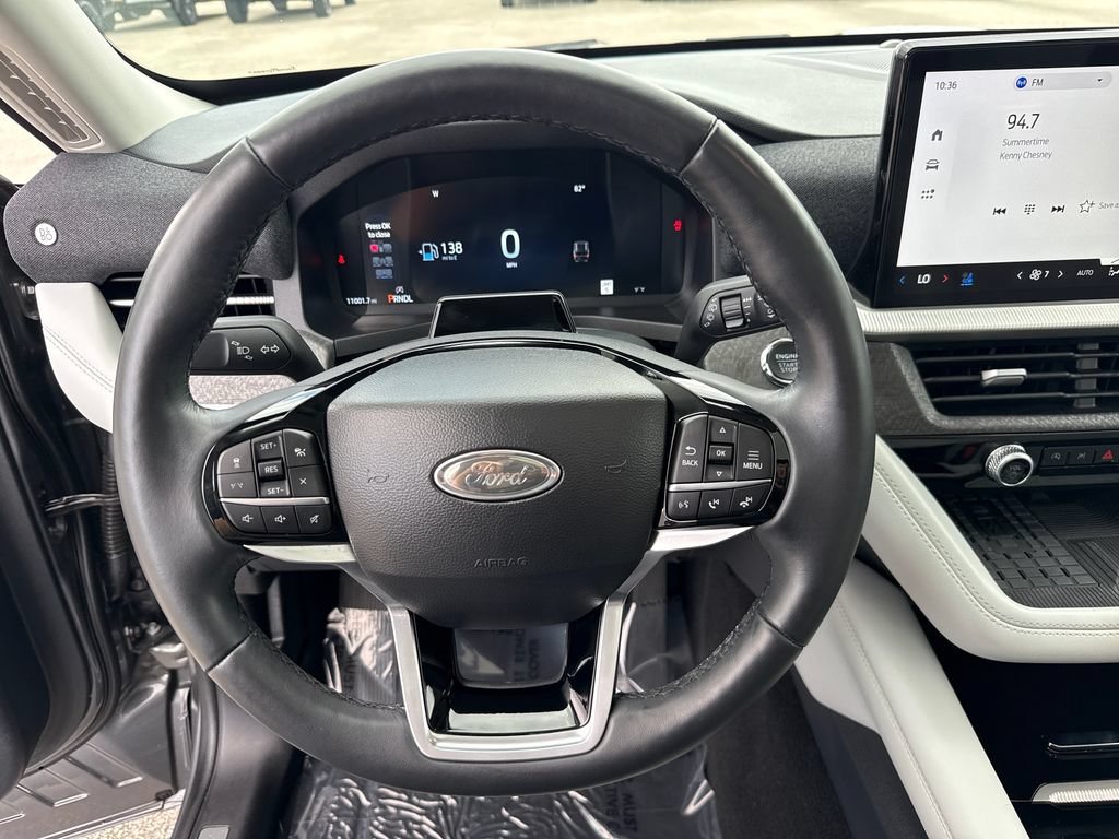 Certified 2025 Ford Explorer Platinum w/ Ultimate Package AWD/4WD image 16