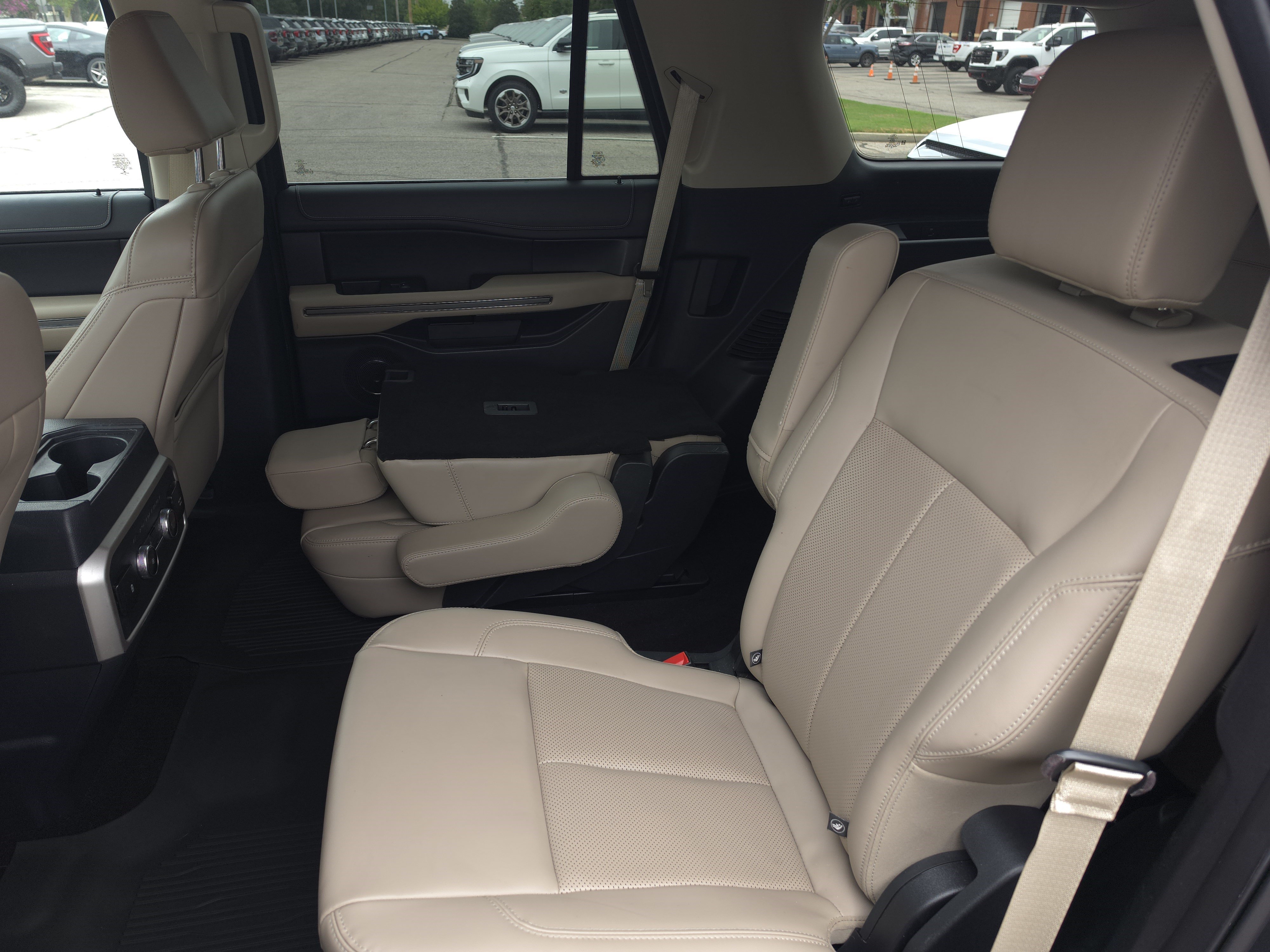 Certified 2022 Ford Expedition XLT RWD image 17
