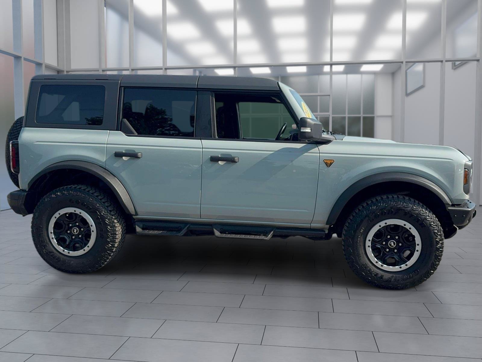 Certified 2023 Ford Bronco Badlands AWD/4WD image 3