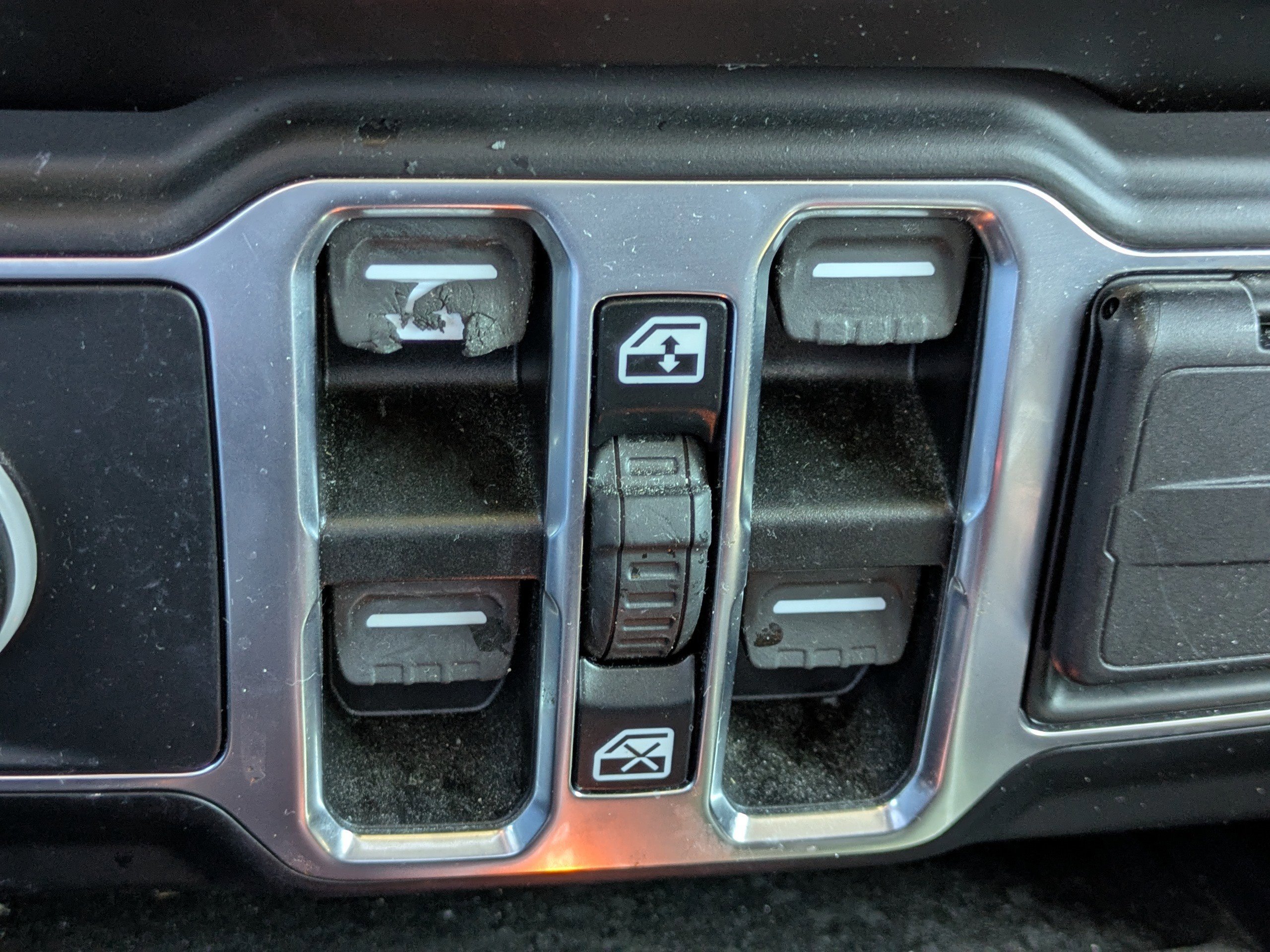 Used 2021 Jeep Gladiator Willys image 27