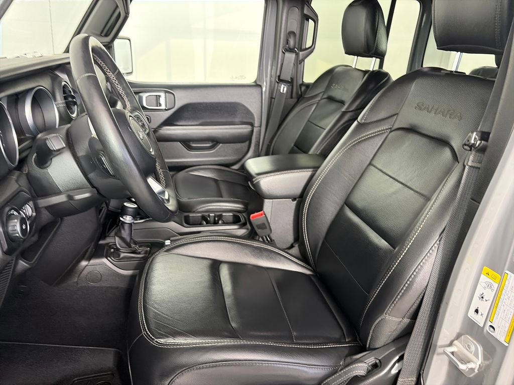 Used 2018 Jeep Wrangler Unlimited Sahara w/ Cold Weather Group AWD/4WD image 11