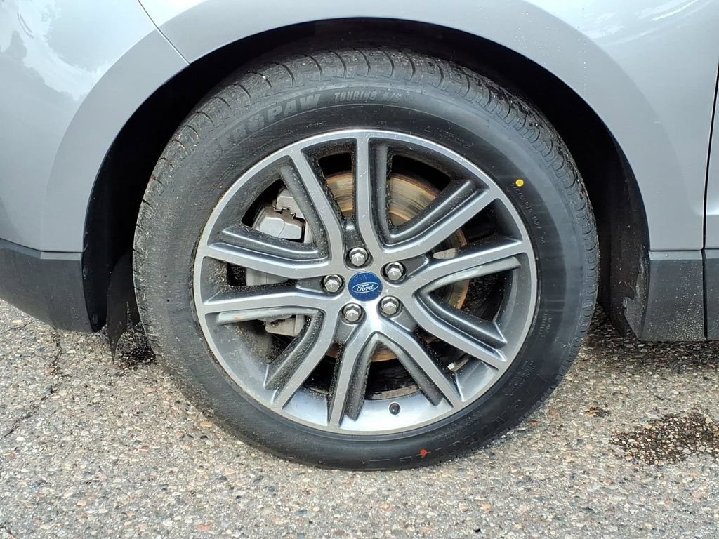 Certified 2022 Ford Edge Titanium w/ Equipment Group 301A AWD/4WD image 9