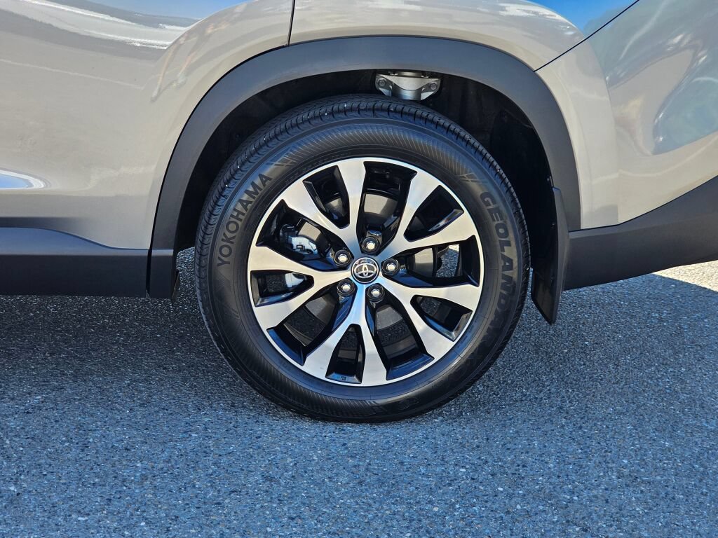 Used 2025 Toyota Grand Highlander AWD Hybrid image 10