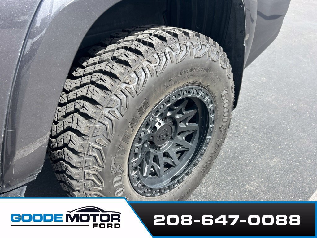 Used 2023 Toyota 4Runner SR5 AWD/4WD image 30