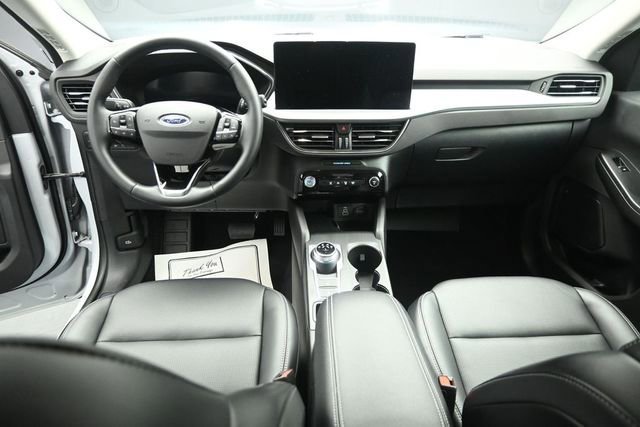 Certified 2025 Ford Escape Platinum AWD/4WD image 38
