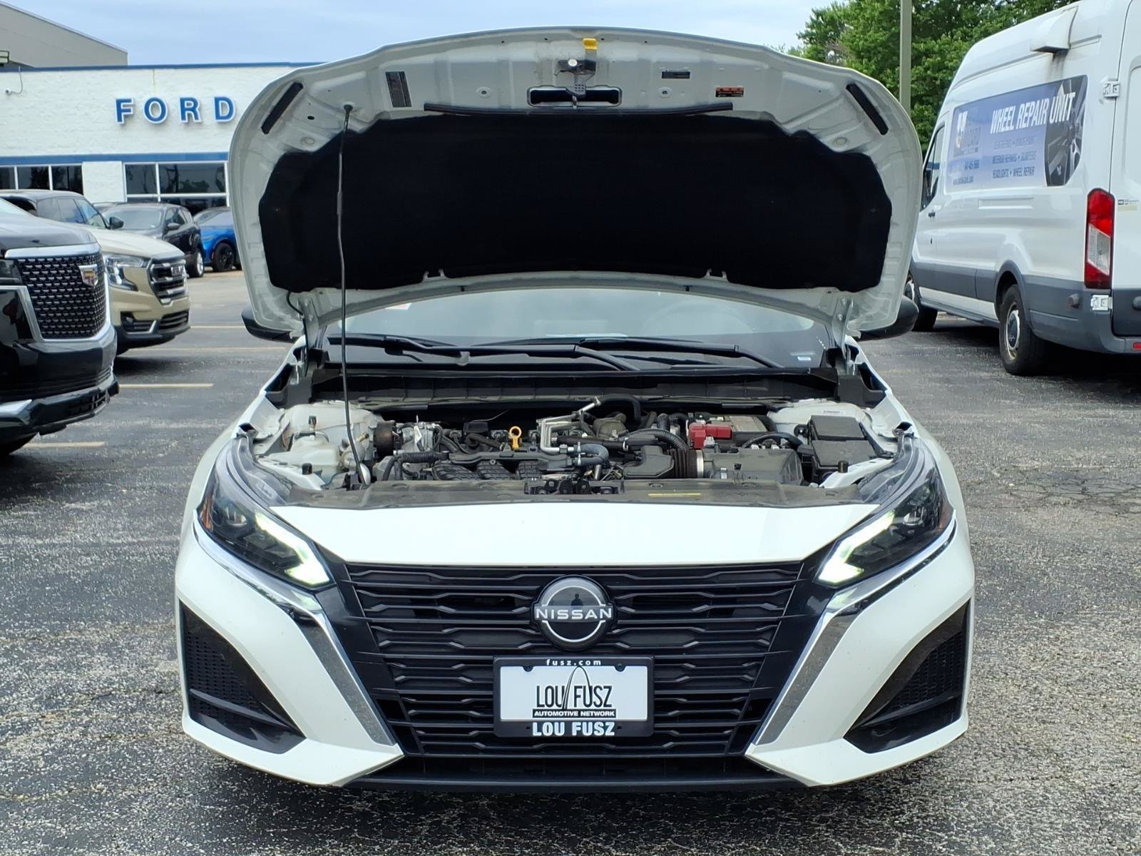 Used 2025 Nissan Altima 2.5 SV FWD image 32