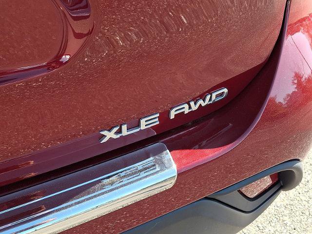 Used 2022 Toyota Highlander XLE AWD/4WD image 30