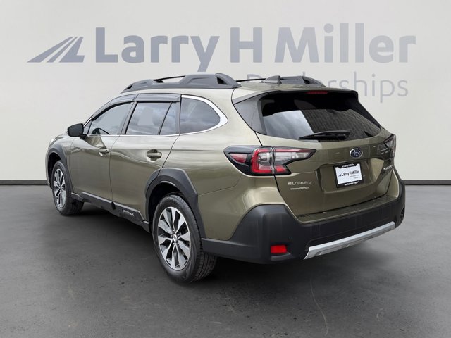 Used 2023 Subaru Outback Limited image 3