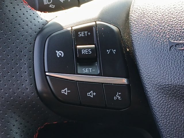 Certified 2025 Ford Escape ST-Line Select AWD/4WD image 9