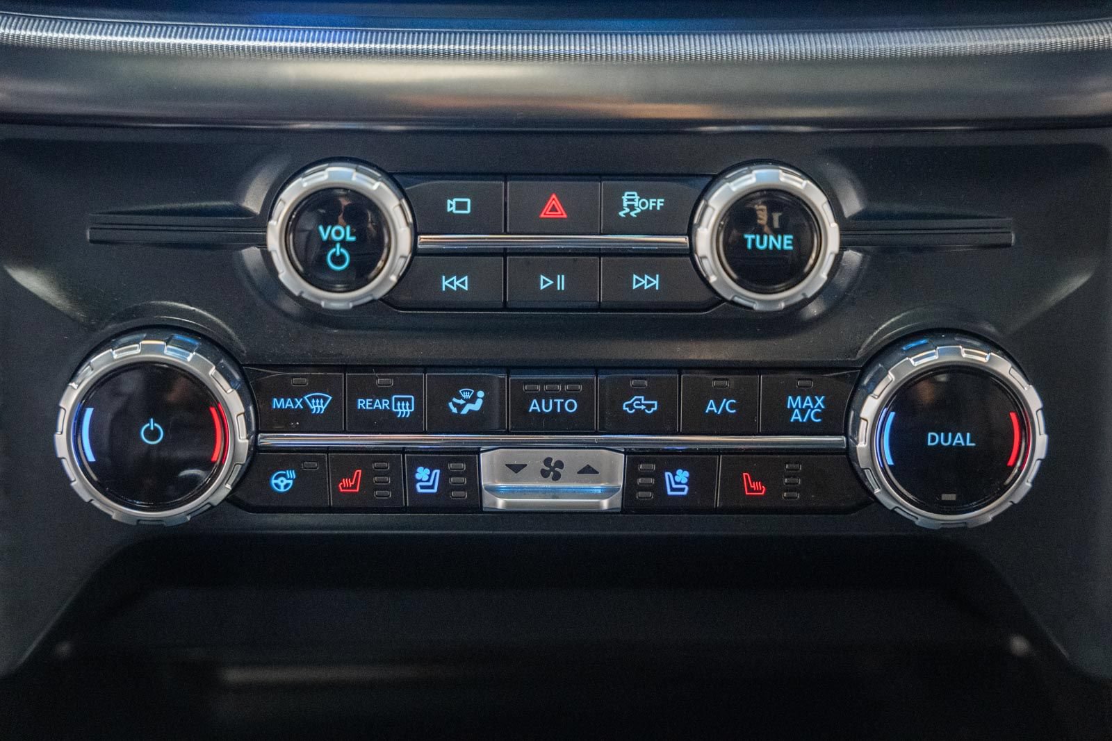 Certified 2025 Ford F150 Lariat AWD/4WD image 28
