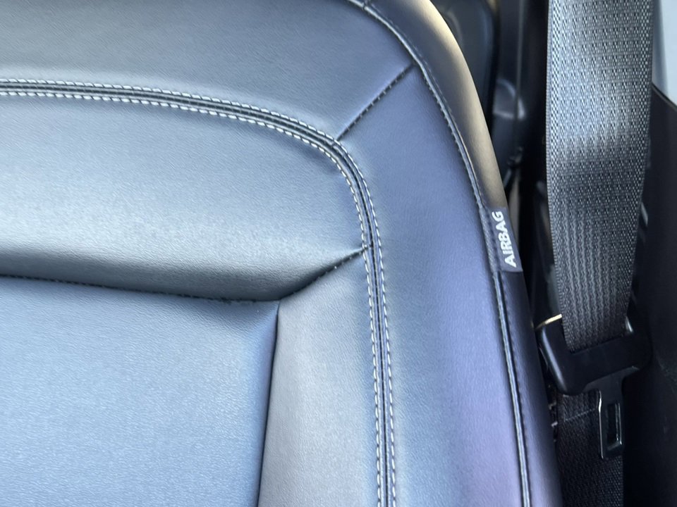 Certified 2022 Ford Explorer XLT w/ Equipment Group 202A image 21