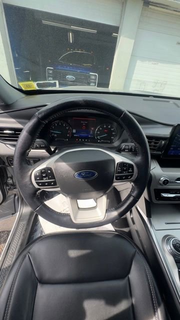 Certified 2022 Ford Explorer XLT w/ Equipment Group 202A image 11