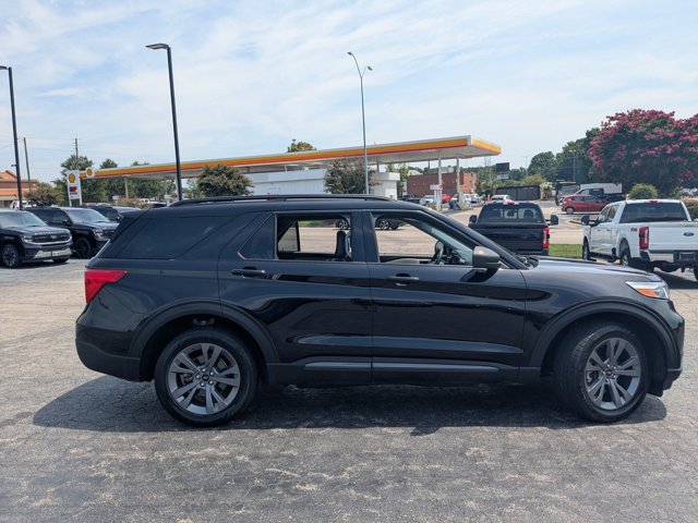 Certified 2021 Ford Explorer XLT w/ Equipment Group 202A AWD/4WD image 12