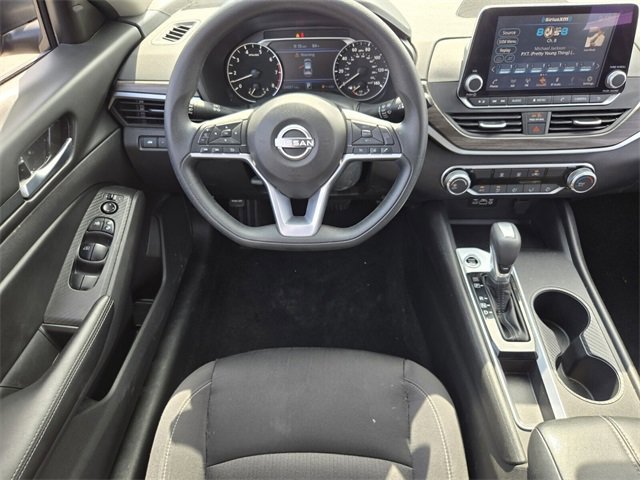 Used 2025 Nissan Altima 2.5 SV image 12
