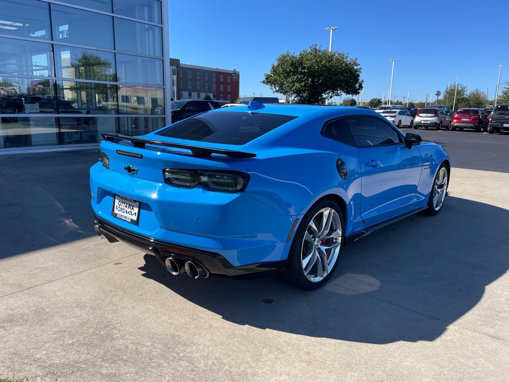 Used 2022 Chevrolet Camaro SS w/ Design Package 3 RWD image 5