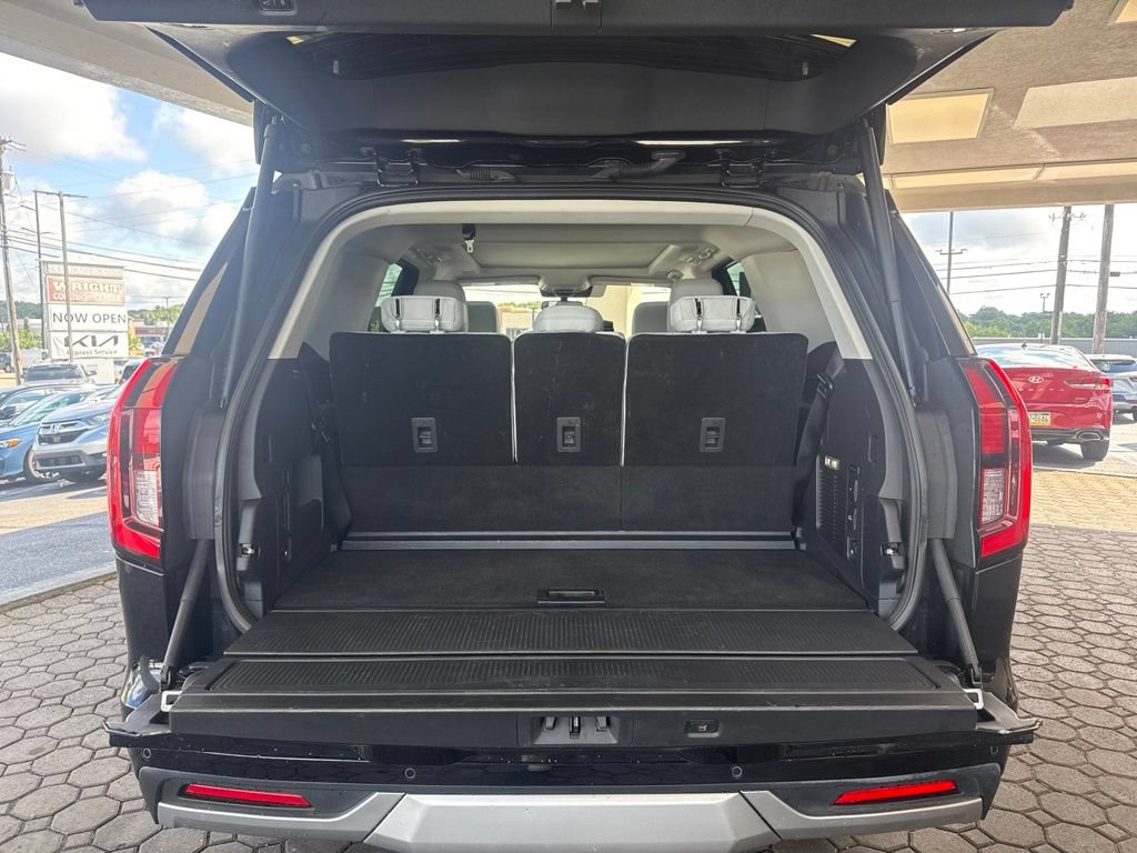 Certified 2025 Ford Expedition Platinum w/ Driver's Package AWD/4WD image 8
