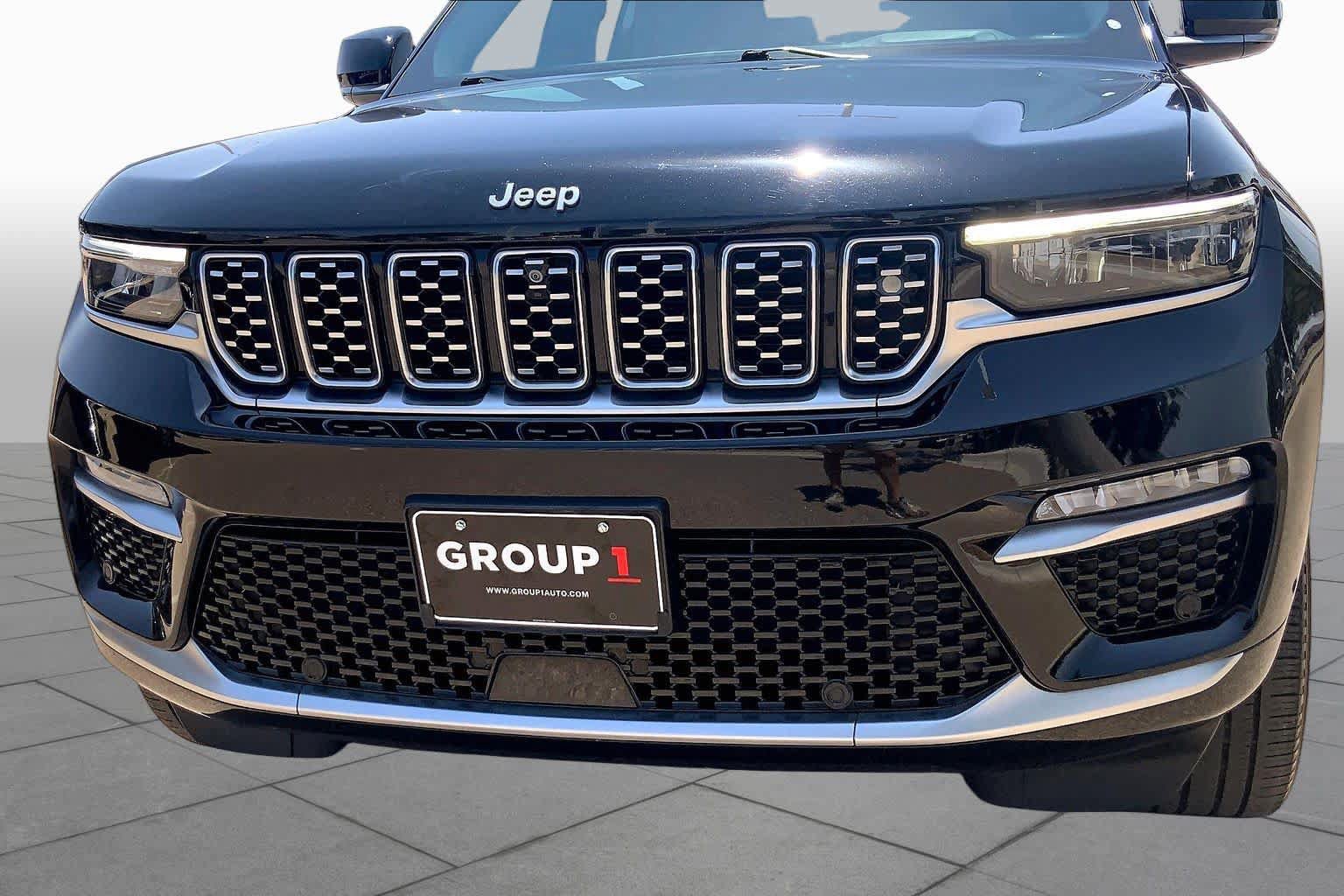 Used 2022 Jeep Grand Cherokee Summit w/ Adv Protech Group IV AWD/4WD image 30