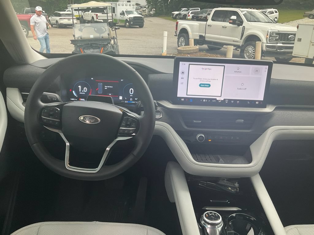 Certified 2025 Ford Explorer Platinum w/ Ultimate Package AWD/4WD image 20
