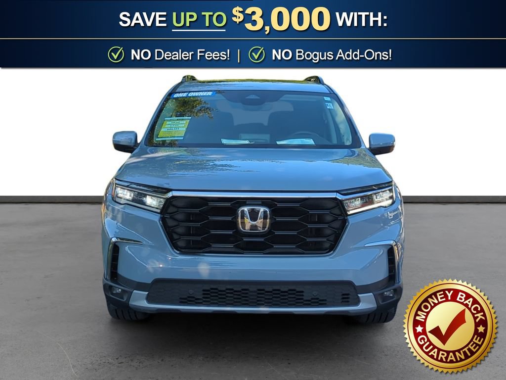 Used 2025 Honda Pilot Touring image 11