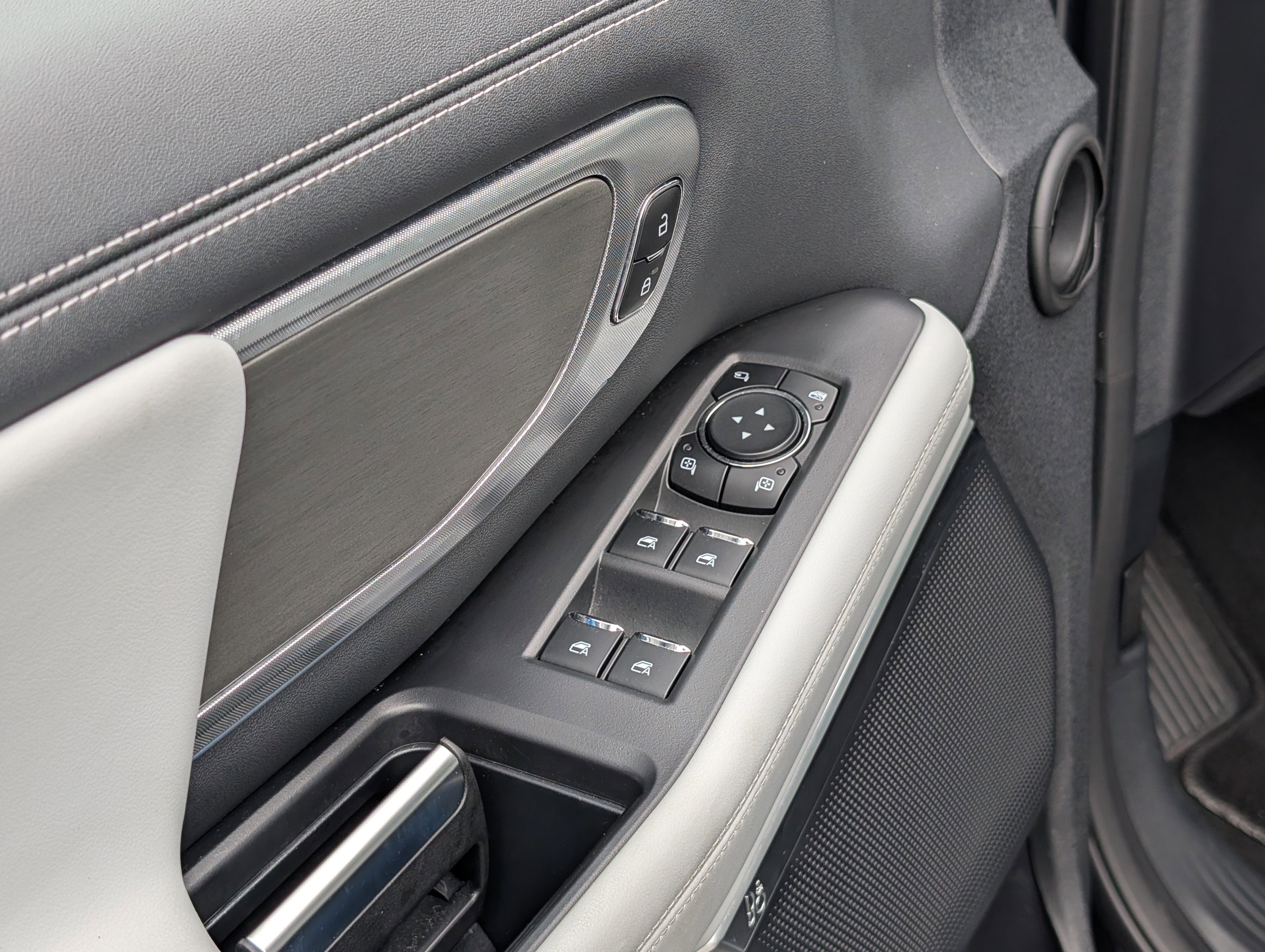 Certified 2025 Ford Expedition Max Platinum image 25