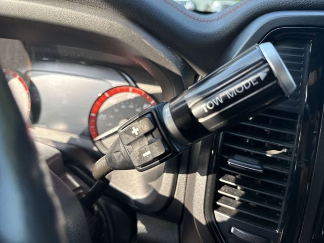 Used 2021 Nissan Titan PRO-4X w/ Pro-4x Convenience Package AWD/4WD image 20