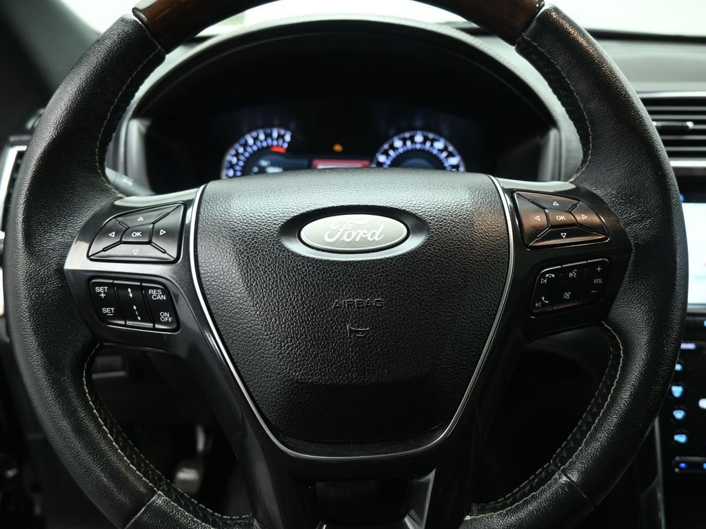 Certified 2019 Ford Explorer Platinum image 38