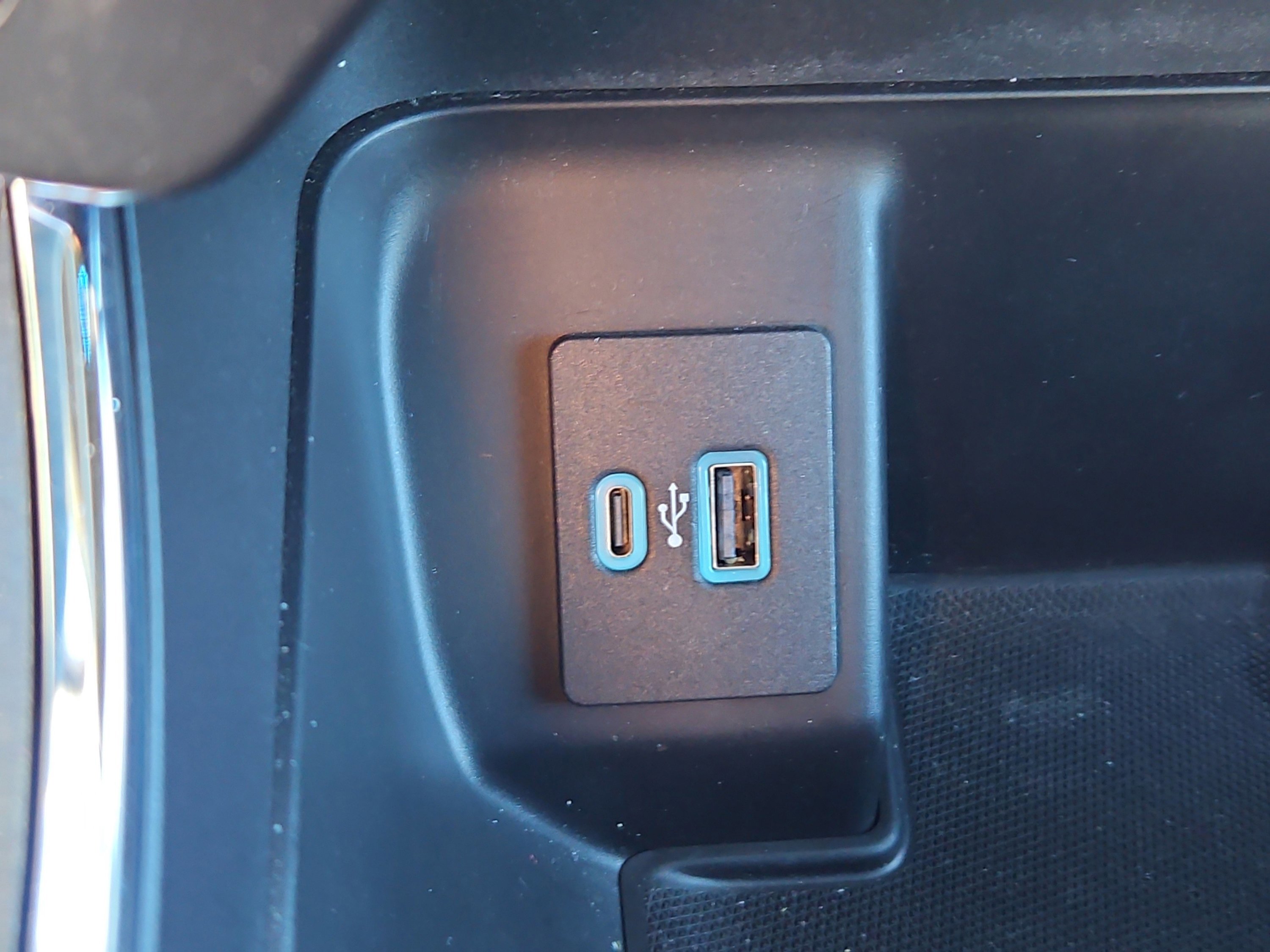 Certified 2022 Ford F150 XLT w/ Equipment Group 302A High image 16