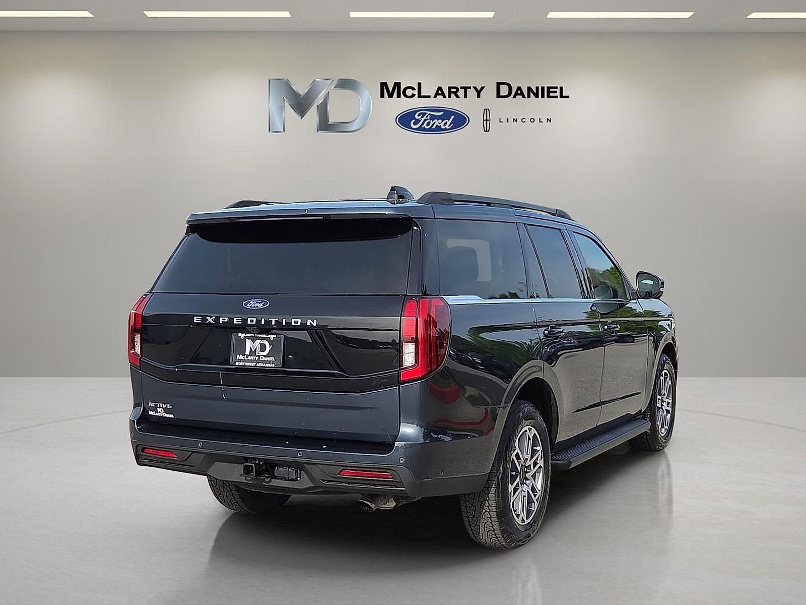 Certified 2025 Ford Expedition Active AWD/4WD image 5