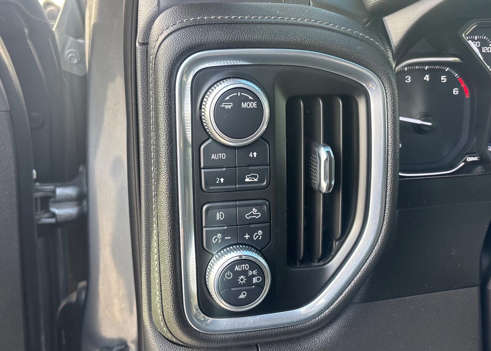 Used 2021 GMC Sierra 1500 SLT w/ SLT Premium Package image 39