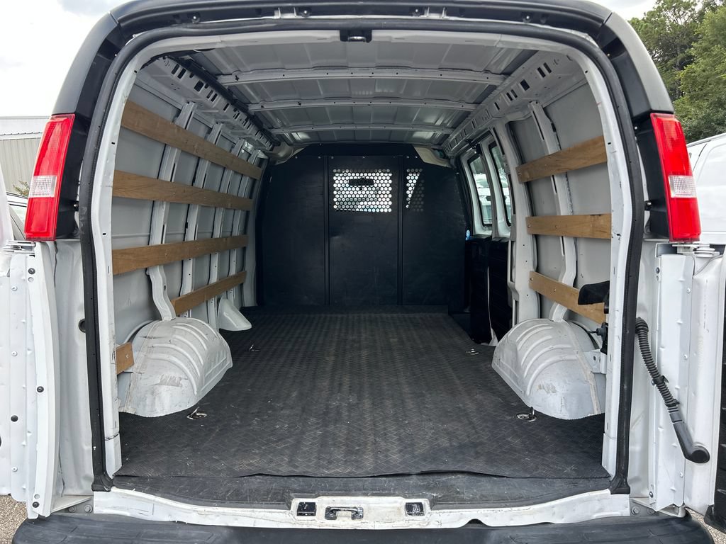 Used 2025 Chevrolet Express 2500 w/ Driver Convenience Package RWD image 15