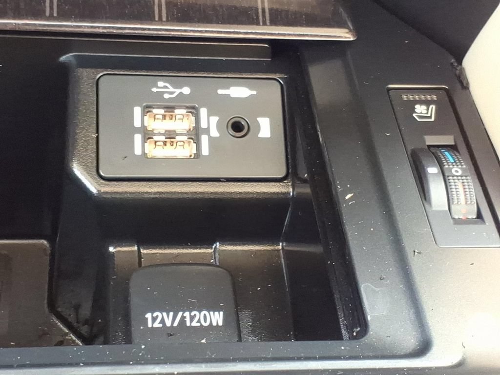Used 2023 Lexus GX 460 Luxury w/ Accessory Package AWD/4WD image 24
