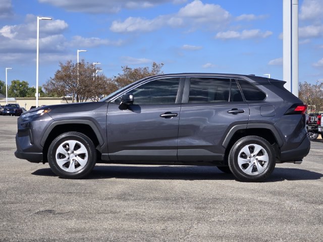 Used 2024 Toyota RAV4 LE FWD image 4