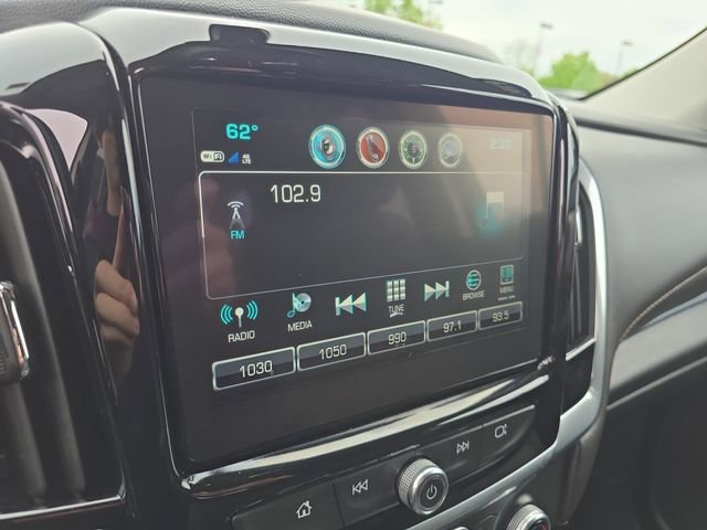 Used 2019 Chevrolet Traverse LT FWD image 22