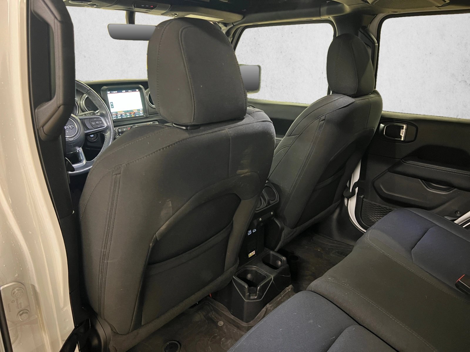 Used 2023 Jeep Wrangler Unlimited Sahara w/ Cold Weather Group AWD/4WD image 19