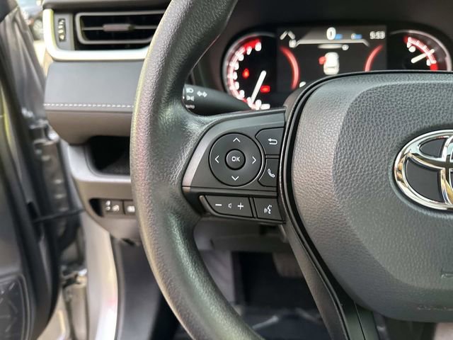 Used 2025 Toyota RAV4 XLE image 23