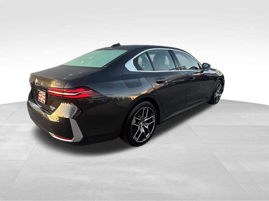 Used 2026 BMW 530i image 4