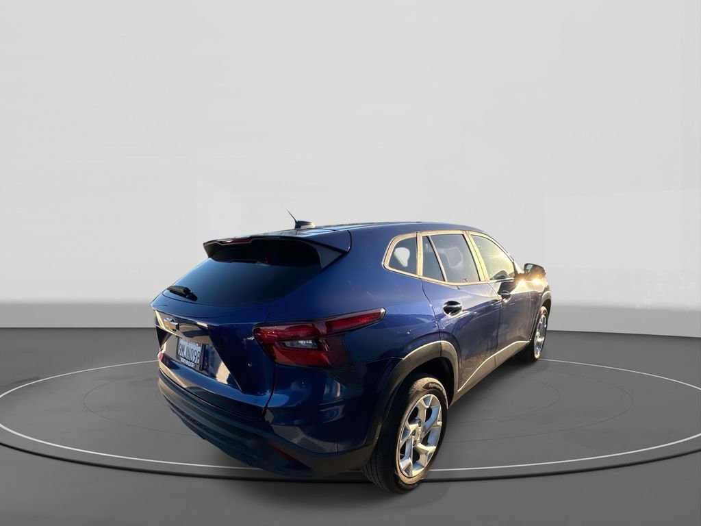 Used 2024 Chevrolet Trax LS w/ LS Convenience Package image 6