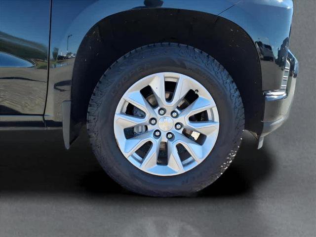 Used 2020 Chevrolet Silverado 1500 Custom w/ Custom Value Package image 9