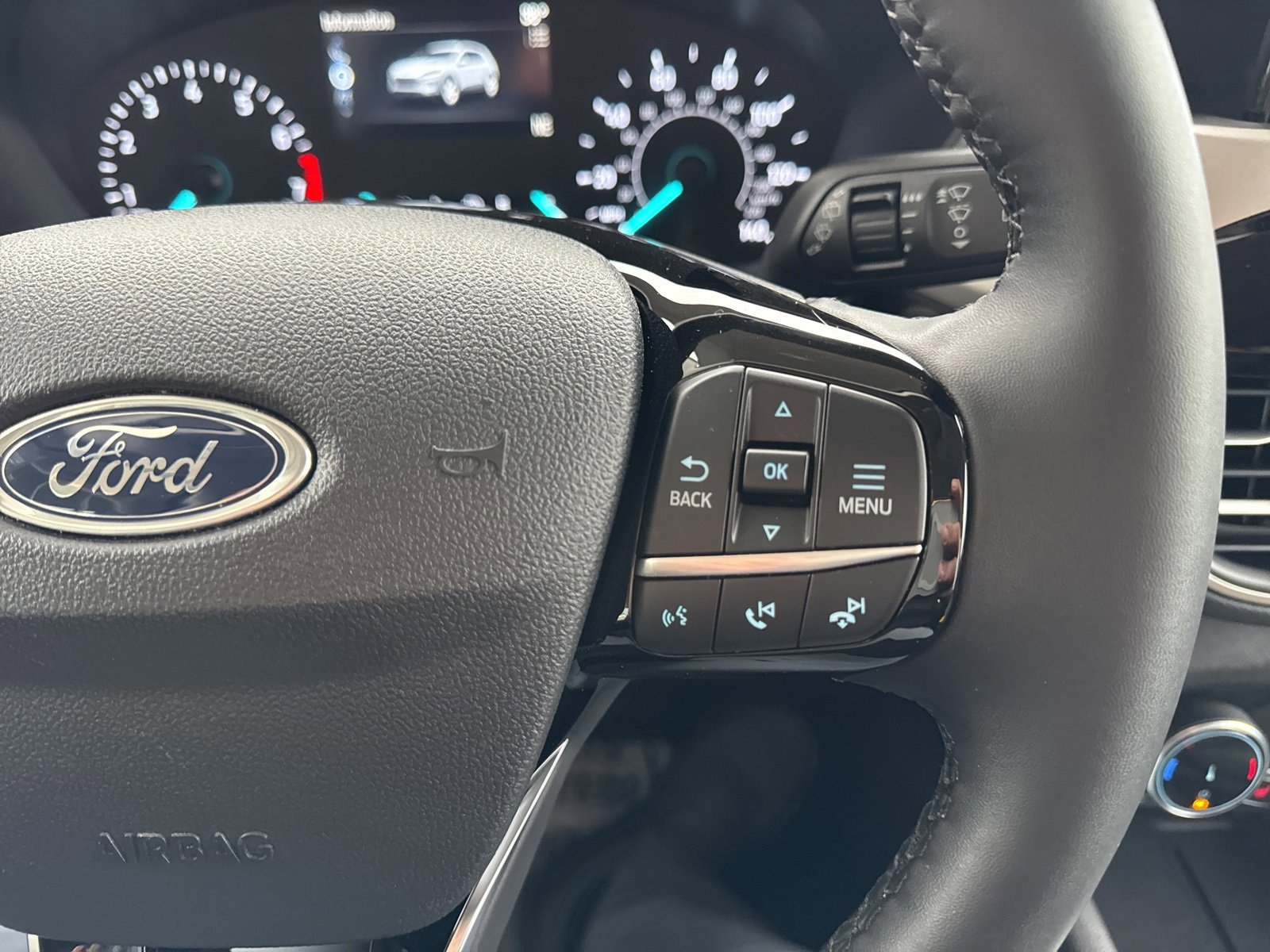 Certified 2022 Ford Escape SE w/ SE Sport Appearance Package image 25