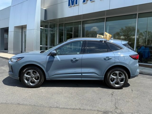 Certified 2023 Ford Escape ST-Line Select w/ Tech Pack #2 AWD/4WD image 4
