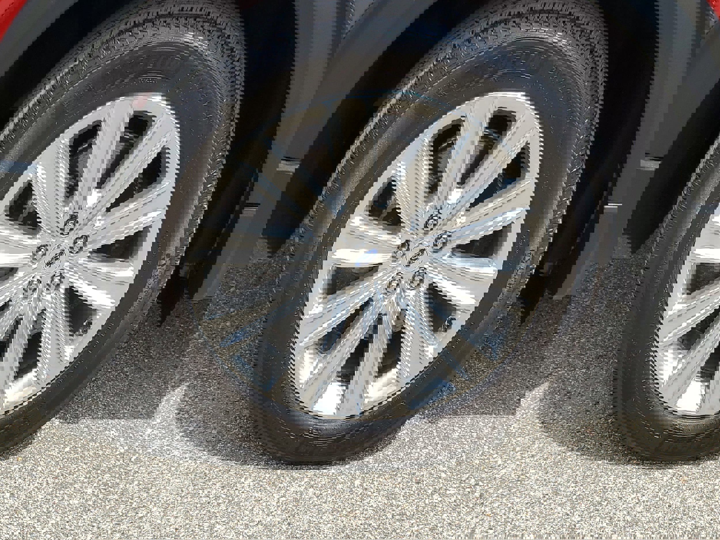 Certified 2022 Ford Explorer Limited w/ Hybrid Equipment Group 310A image 5